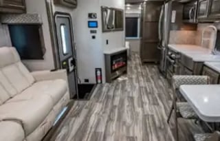 D2022 CONVENIENT & EASY TO DRIVE RV!!! GEORGE TOWN