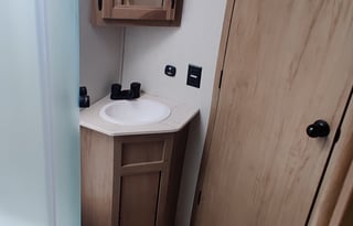 2023 Forest River Cherokee Alpha Wolf 33BH-L