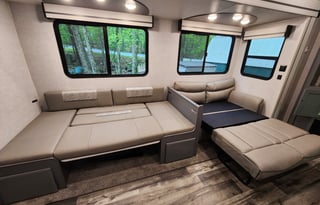 Spacious RV for 8 | Bunkhouse + 1.5 Baths