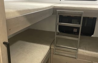 Brand New 2025 Grand Design Transcend Sleeps 8