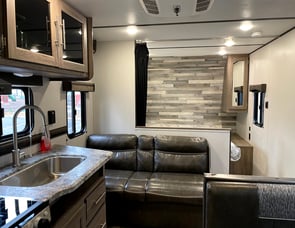 CrossRoads RV Zinger Lite ZR252BH