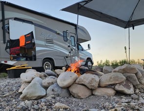 Thor Motor Coach Four Winds 22E