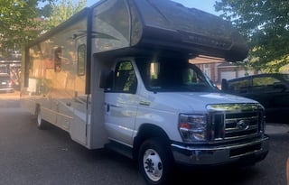 Super Clean 2019 Winnebago Minnie Winnie 31K