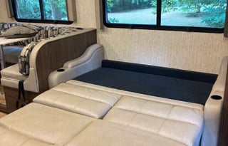 Sir Sleeps-A-Lot 2019 Coachmen Mirada 35BH Bunks