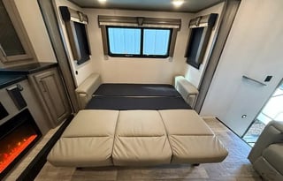 2021 Montana RV – Optional Truck Rental Available!
