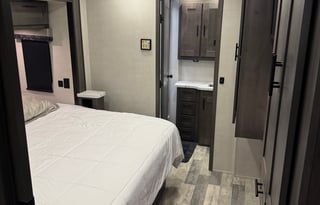 Glamping Getaway – FR3 34DS