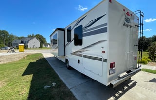 Campfire Cruiser – Easy to Drive pet friendly RV
