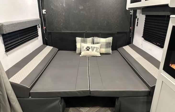 Second Sleeping Area - 1- XL Queen/King bed configuration