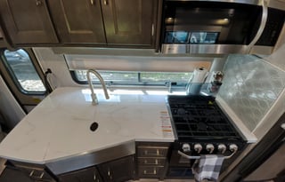 2022 32ls fully stocked and family friendly.