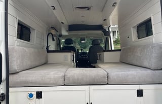 LunaSea Adventure Van-HEATER/AC -Dog friendly