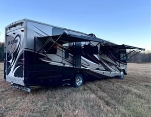 Thor Motor Coach Outlaw 37MD