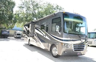 2017 Thor Motor Coach Miramar 37.1 Bunk
