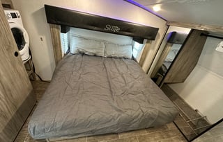 2021 Artic Wolf 3770 Suite-Condo on Wheels