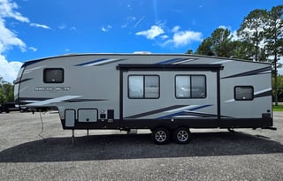 Cherokee Artic Wolf 287BH