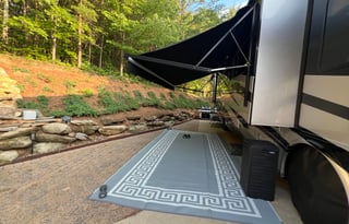 Luxury Coach - Quiet Diesel Pusher - Starlink