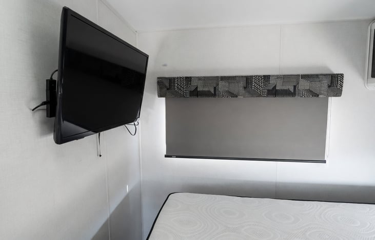 Queen Bed Sleeps 2 plus TV