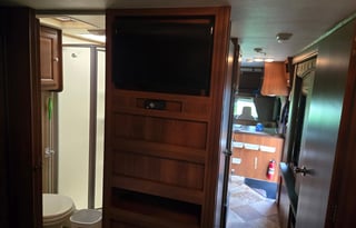 2015 Coachmen RV Leprechaun 317SA Ford 450