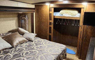 Dave and Catrina's Spacious Kid friendly Camper!!!