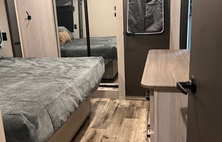 Spacious Family Friendly Luxury 5th Wheel 2BR/2BA