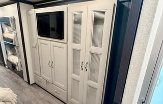 Convenience Rv's Riviera