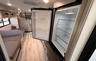 2025 33ft Coachmen 31MB - Sleeps 8