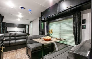 Luxury RV w/patio, Relax - bbq