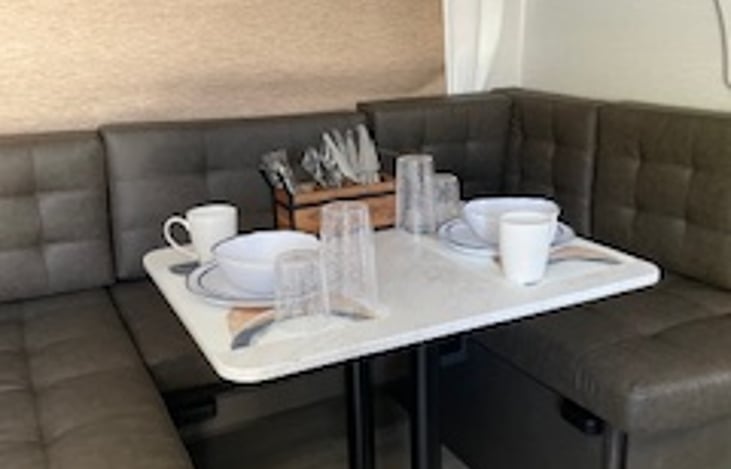 Cookware, dishes, etc all inluded