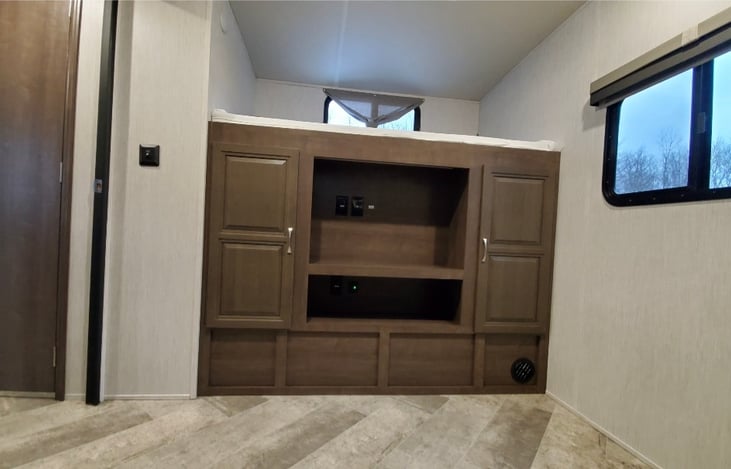 Bunk room ( now has a smart TV)