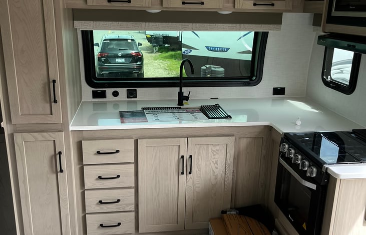 Premium Counter space for food prep.
Front of trailer Kitchen windows.