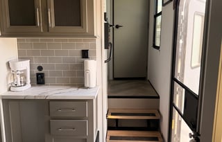 Luxury Family Fifth Wheel - 2025 Keystone Sprinter
