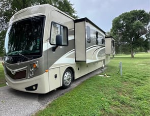 Fleetwood RV Discovery 37R