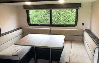 Perfect Family Get-Away 2021 Wolf Pup 17JG with Bunks