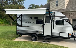 Forest River Aurora 16BHX, Small and lightweight