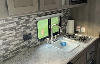 2021 Gulf Stream Enlighten 18BH