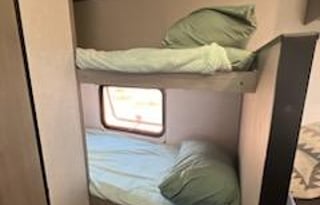 Coleman Camper 17b Cozy Getaway