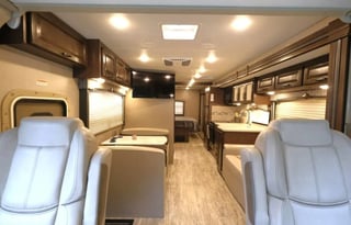 HURRICANE: 2020 Thor Motor Coach 29M - GlampersCA