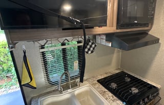 Pet Friendly 21’ Travel Trailer RV Rental