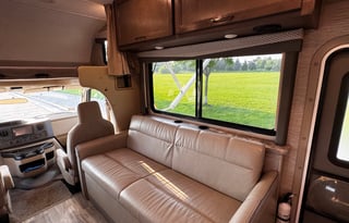 Thor Motor Coach Four Winds 31EV - Family Friendly