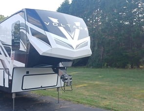 Dutchmen RV Voltage 4225