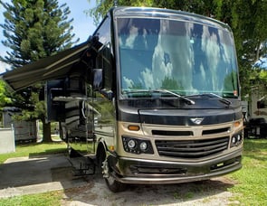 Fleetwood RV Bounder 35K