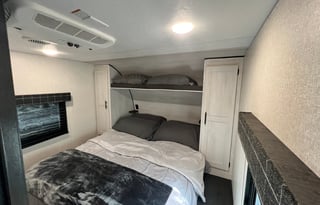 Super Clean NEW RV - Pets/Kids OK