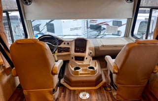 Glamping Fun: Mirada 35BH Class A w/ 2 Bathrooms