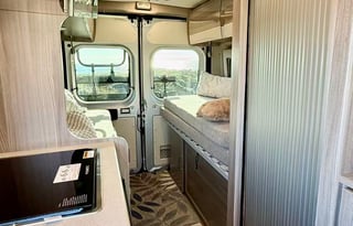 Pop Top Camper Van | Sleeps 4 | Easy Drive