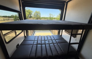 The Triton Luxe Lounge-2022 toy hauler