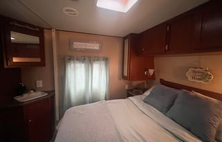 Cozy Home Pet Friendly RV