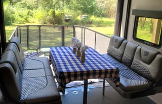 Mayeux Adventure with your kids and pets!