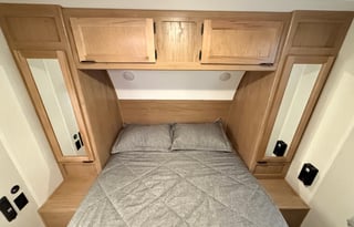 6 beds. Clean. Outdoor Living. Delivered & set-up