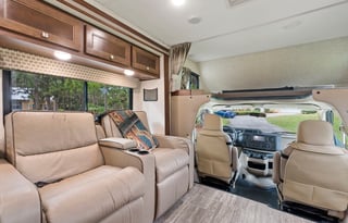 "Sunny"-Super fun and roomy Sunseeker RV
