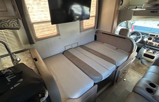 2020 Thor Motor Coach Chateau 28Z