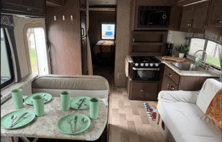 Family Fun & Pet Friendly 2020 Thor Chateau 30D